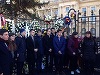 REPORTAJ - Adolescenţi, între mii de oameni care îi aduc joi un omagiu regelui Mihai: Ne-a reprezentat poate mai mult decât am fi meritat