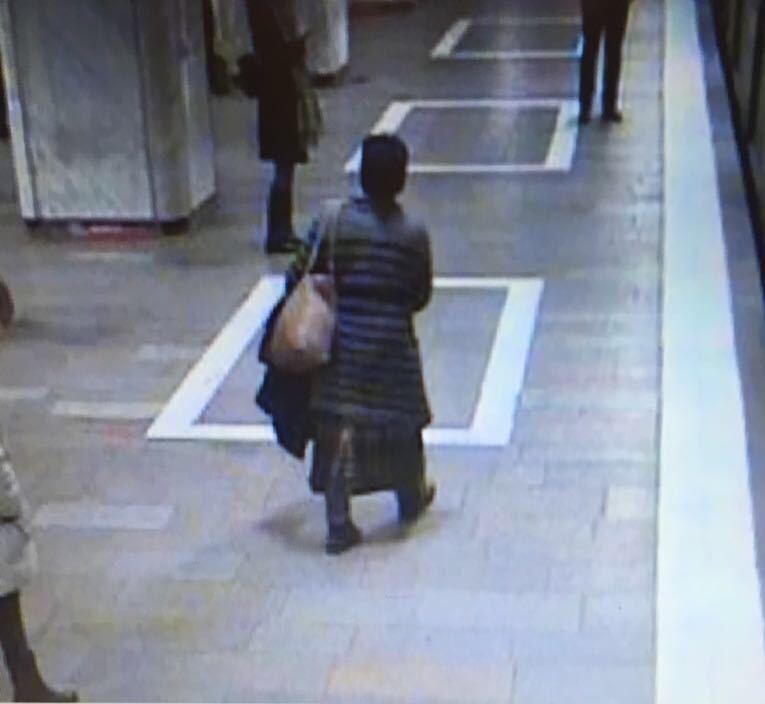 Alte trei persoane au spus că au fost ameninţate de aceeaşi persoană care a ameninţat o femeie la staţia de metrou Piaţa Unirii 2