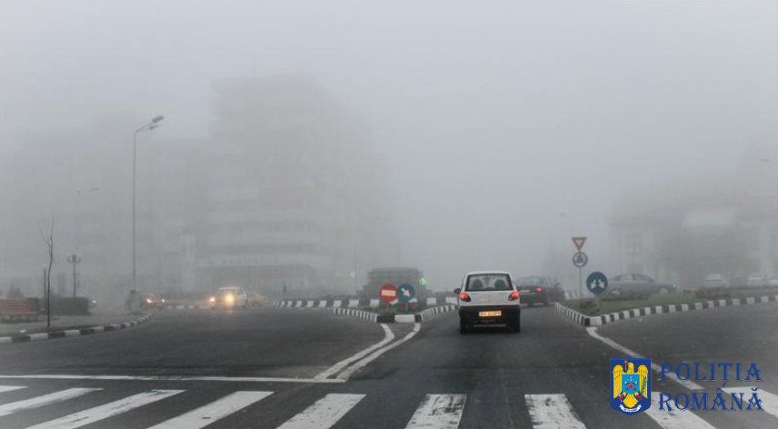 Cod galben de ceaţă în Caraş-Severin, Arad şi Timiş; poliţiştii anunţă că vizibilitatea este redusă şi în judeţul Cluj 