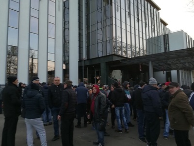 Galaţi: Angajaţii Transurb au renunţat la acţiunea de protest, după ce au primit asigurări că li se vor achita salariile