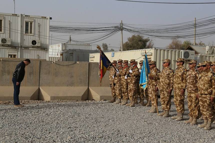 Ministrul Apărării Naţionale i-a vizitat pe militarii români aflaţi în misiune în teatrul de operaţii din Afganistan
