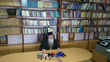 Constanţa: 150.000 de sticle cu aghiasmă vor fi împărţite credincioşilor de Bobotează
