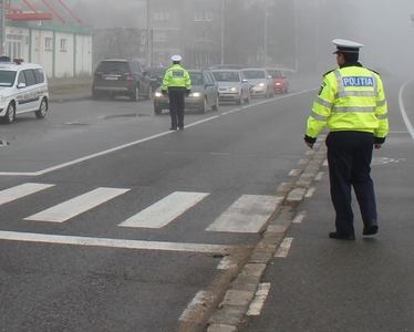 Cod galben de ceaţă în şapte judeţe, până la ora 23.00. Fenomenul se manifestă şi pe drumurile europene şi naţionale