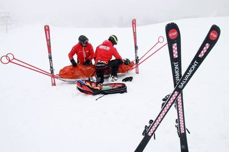 Salvamont România: Schiaţi responsabil, nu folosiţi mijloace de alunecare improvizate şi evitaţi zonele din golul alpin cu acumulări mari de zăpadă