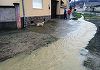 Arad: Torenţi pe mai multe străzi din oraşul Lipova, din cauza ploilor abundente - FOTO