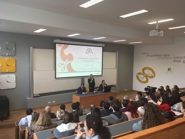 ASE şi OMV Petrom au inaugurat un amfiteatru dotat cu tehnologii de ultimă generaţie, de care vor beneficia semestrial 1.000 de studenţi 
