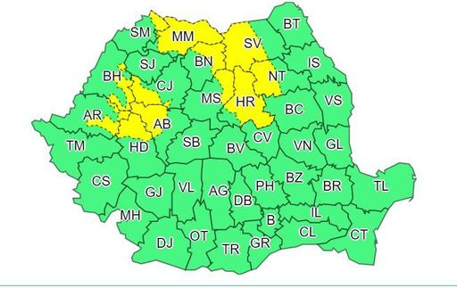 Cod galben de vânt puternic şi ninsori în 12 judeţe, până la ora 15.00. Cursurile sunt suspendate în 30 de unităţi şcolare din patru judeţe