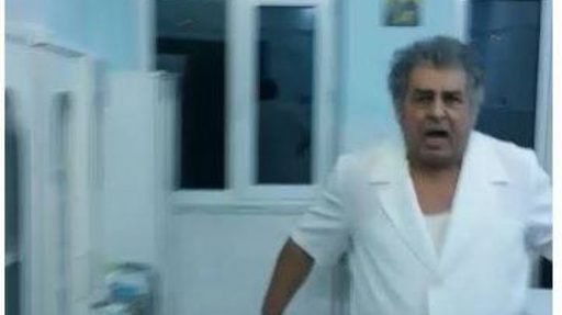 Un bărbat spune că a fost bătut de un medic de la Spitalul Pucioasa. Poliţia şi unitatea medicală fac anchete. VIDEO