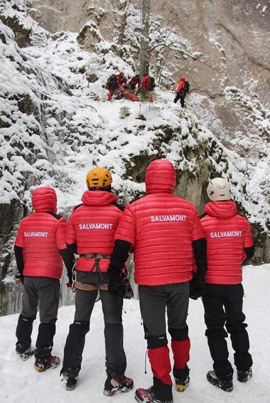 Risc de avalanşă în zonele montane. Salvamontiştii recomandă atenţie, prudenţă şi renunţare: Viaţa este mult prea valoroasă pentru a risca oricând şi în orice condiţii