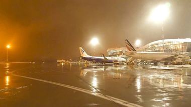 Traficul aerian pe Aeroportul Internaţional Henri Coandă Bucureşti se desfăşoară normal, anunţă CNAB