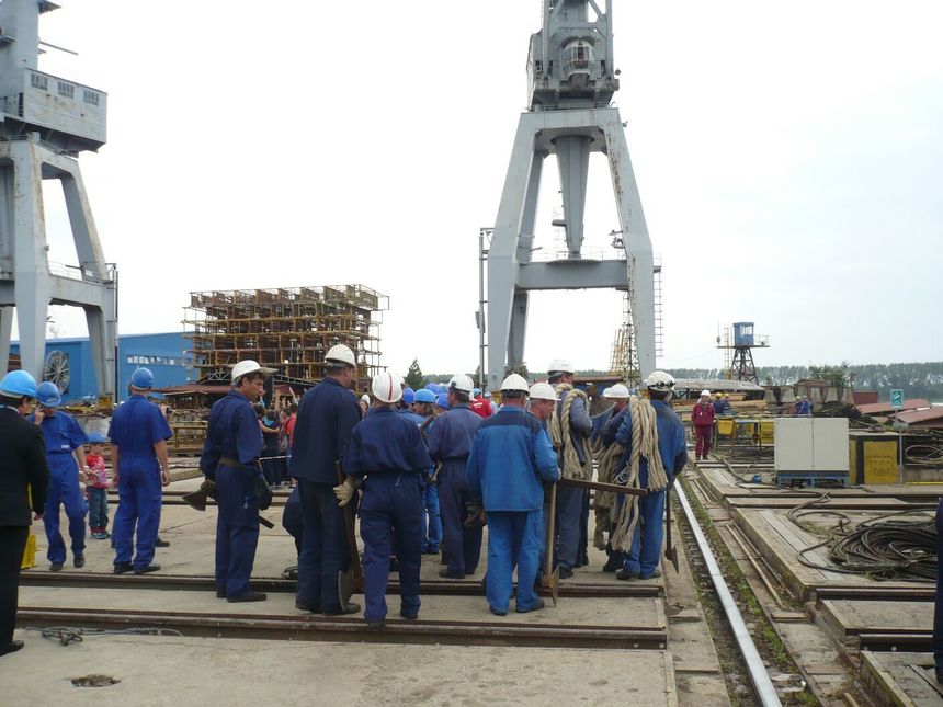 Sute de muncitori au mărşăluit pe platforma siderurgică a Combinatului ArcelorMittal Galaţi