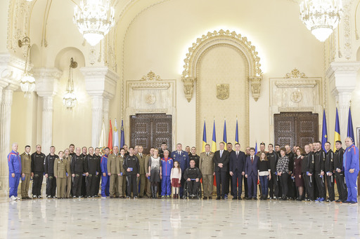 Iohannis a decorat delegaţia la „Invictus Games”: Prin devotamentul şi determinarea voastră, ne demonstraţi că pot fi atinse cele mai înalte standarde de excelenţă - VIDEO