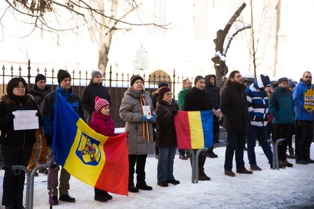Al 30-lea flashmob în faţa sediului PSD din Sibiu: Suntem aici...pentru că putem. VIDEO