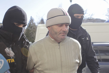 Poliţistul de la Brigada Rutieră a Capitalei arestat pentru pedofilie, audiat la Parchetul General