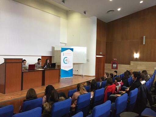 Preşedintele Asociaţiei Elevilor Constanţa: Este jenant cum sistemul ia apărarea profesorului de religie de la Copşa Mică, ascunzând gunoiul sub preş