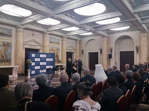 Aurel Vainer a primit titlul de Cetăţean de onoare al Bucureştiului. Liviu Dragnea: M-aţi ajutat să cunosc istoria evreilor