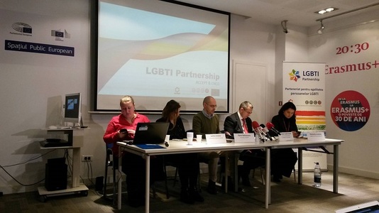 ACCEPT şi Consiliul Naţional pentru Combaterea Discriminării, parteneriat pentru egalitatea persoanelor LGBTI, printr-un proiect cu finanţare europeană