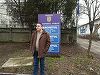 Galaţi: Un bărbat cercetat penal pentru că a luat fictiv în spaţiu aproape 1.500 de cetăţeni moldoveni a protestat în faţa sediului Parchetului