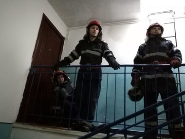 Constanţa: Băiat de cinci ani, lăsat singur acasă, preluat de Protecţia Copilului sesizată că băiatul era în pericol să cadă de la etajul al patrulea 