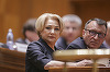 UPDATE - Dăncilă: România poate pierde fonduri europene de 800 de milioane euro. Cele trei spitale regionale de la Cluj, Craiova şi Iaşi nu sunt în situaţia pe care ne-am fi dorit-o. Urmează să văd cine este vinovat 