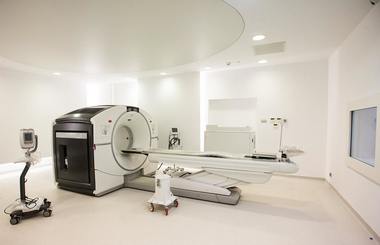 Primul centru integrat de medicină nucleară din România, la Spitalul Militar din Bucureşti, după o investiţie de peste 4,3 milioane de euro