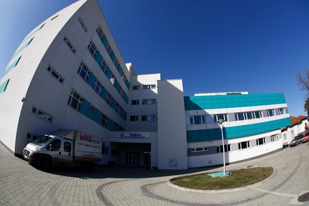 Buzău: Medic acuzat de malpraxis de către o femeie căreia i-a murit copilul înainte de naştere, în pofida asigurărilor doctorului că este bine
