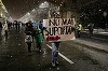 UPDATE Aproximativ 1.000 de persoane au protestat în Piaţa Victoriei, după anunţul ministrului Justiţiei. Sute de oameni au ieşit în stradă în mai multe oraşe din ţară pentru susţinerea Laurei Codruţa Kovesi: ”DNA să vină să vă ia”, ”Nu scăpaţi!” VIDEO