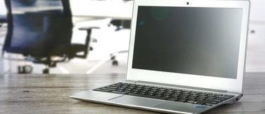 Studiu: Copiii care au fost lăsaţi să descopere singuri cum se utilizează internetul au fost mai des victimele agresiunilor din mediul online; 38% dintre participanţi au spus că jumătate dintre prietenii din online nu le sunt cunoscuţi