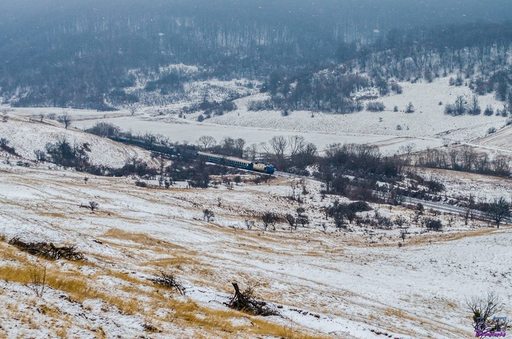 CFR Călători: Mai multe trenuri anulate din cauza vremii; nu sunt linii şi trenuri blocate, dar circulaţia se desfăşoară în condiţii de iarnă