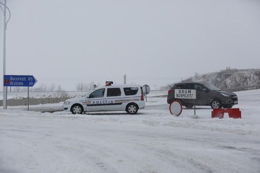 Circulaţia rutieră pe Autostrada Soarelui, autostrada A4 şi pe DN 41 şi DN3, închisă din cauza viscolului