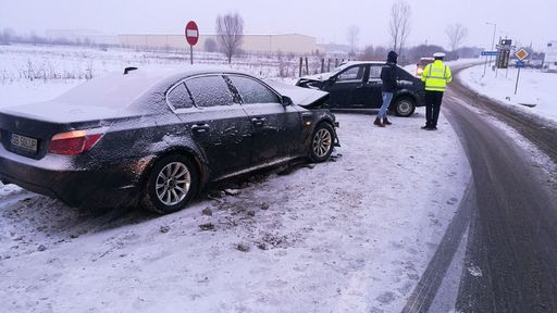 MAI: Efecte ale vremii în 26 de judeţe şi în Capitală; s-a acordat ajutor unui număr de 500 de persoane
