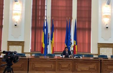 Jurnaliştii din Timişoara au continuat protestul faţă de primarul Nicolae Robu şi au părăsit conferinţa de presă a edilului