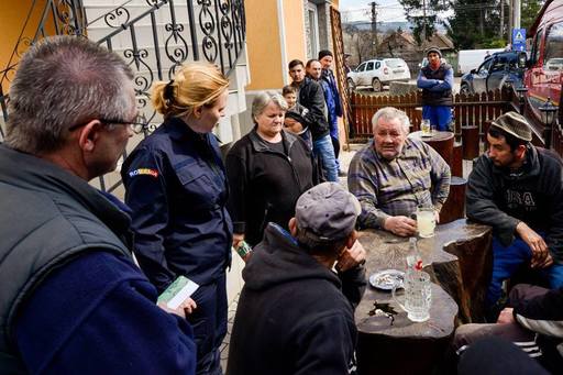 Carmen Dan, după ce a fost în zonele inundate din Covasna şi Braşov: Ne mai trebuie mult timp până când nu vom mai vedea birturile pline atunci când în jurul nostru comunitatea e confruntată cu o situaţie de urgenţă. Poate unii sărbătoreau 15 martie