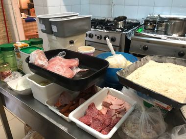 Restaurant din Constanţa, închis de Protecţia Consumatorilor şi amendat cu 10.000 de lei. FOTO