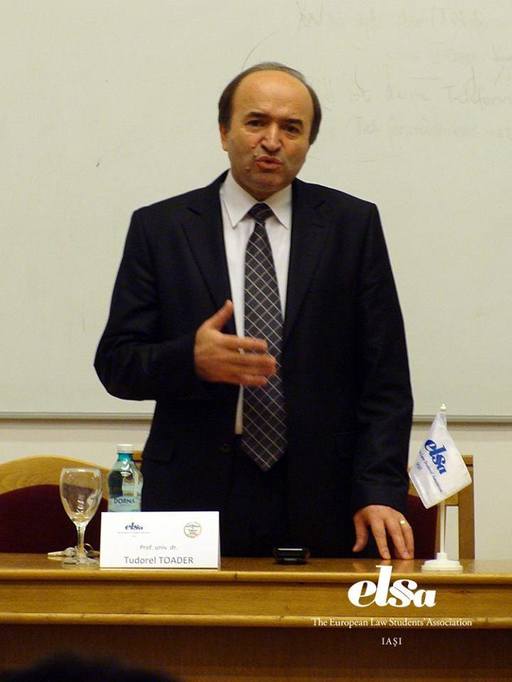 Tudorel Toader s-a întâlnit cu reprezentanţii sindicatelor personalului auxiliar din cadrul instanţelor judecătoreşti şi al parchetelor