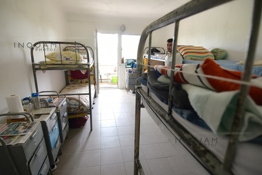 Deficitul de locuri în penitenciare a fost în 2017 de peste 4.000; pentru nerespectarea condiţiilor de detenţie, statul român a fost obligat de CEDO la plata a 2,29 de milioane de euro