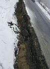 Două comune din judeţul Vrancea, izolate în urma reactivării unei alunecări de teren mai vechi 