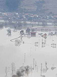 Materiale de construcţii, paturi, saltele, pături şi alte ajutoare de urgenţă pentru oamenii afectaţi de inundaţii din judeţele Buzău, Dâmboviţa, Prahova, Teleorman şi Vâlcea