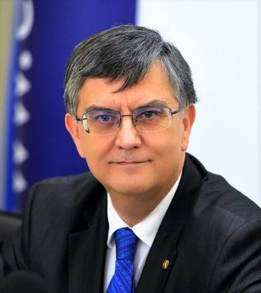 Mircea Dumitru va da în judecată Ministerul Educaţiei, care a redus numărul locurilor universităţilor din Consorţiul Universitaria: Să aflăm prin ce miracol criteriile de alocare a cifrelor de şcolarizare ne-au penalizat şi le-au recompensat pe celelalte