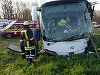 UPDATE - Grav accident de circulaţie în Teleorman, după ce un microbuz şi un autoturism s-au ciocnit. IGSU: 15 persoane implicate: una a decedat, nouă au fost rănite şi cinci au refuzat transportul la spital FOTO/ VIDEO