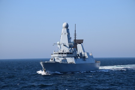 Nouă nave militare fluviale vor efectua pe Dunăre exerciţii de control la nave suspecte, dar şi exerciţii de minare-deminare