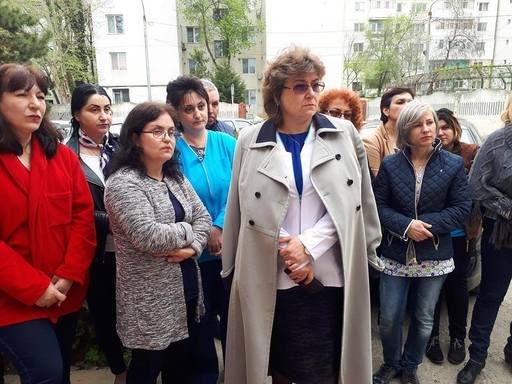 Protest al salariaţilor de la DSP Ialomiţa, nemulţumiţi de salarii şi de atitudinea directorului