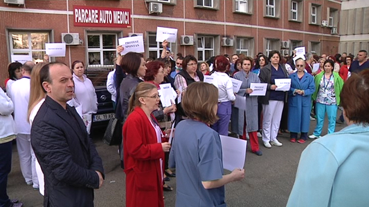 Protest spontan la Spitalul Judeţean de Urgenţă din Galaţi, salariaţii fiind nemulţumiţi de veniturile obţinute