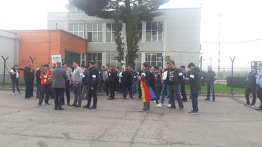 Grevă de avertisment la Aeroportul Sibiu; peste o sută de salariaţi au întrerupt lucrul 
