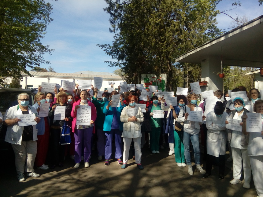 Protest spontan la Spitalul de Pneumoftiziologie din Galaţi. FOTO