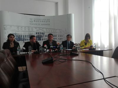 Universitatea din Bucureşti spune că încearcă să găsească soluţii pentru a-i ajuta pe studenţi în cazul în care Ministerul Educaţiei nu renunţă la propunerea de repartizare a locurilor bugetate
