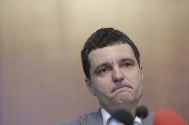 Nicuşor Dan spune că va face plângere penală la DNA împotriva primarului Sectorului 4, Inspectoratului de Stat în Construcţii şi şefului Poliţiei Locale de sector în legătură cu parcarea din Parcul Tineretului