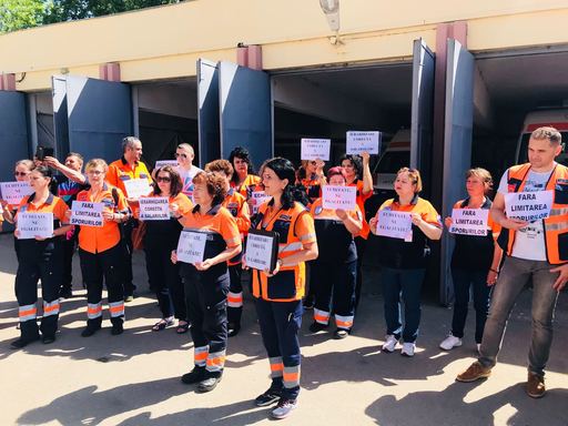 Protest al asistenţilor medicali de la Serviciul de Ambulanţă Ialomiţa