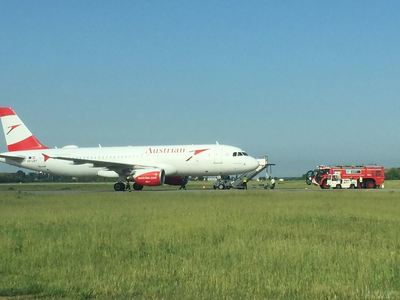 Cursa Austrian Airlines care a aterizat de urgenţă pe Aeroportul Otopeni din motive tehnice a fost anulată, pasagerii fiind rerutaţi