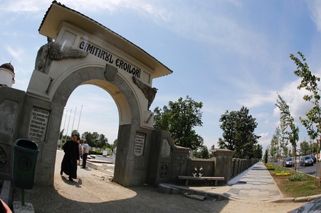 Ceremonii speciale organizate la Buzău în 16 - 17 mai cu ocazia Zilei Eroilor şi a Centenarului României: Paradă militară internaţională şi reinaugurarea Cimitirului Eroilor